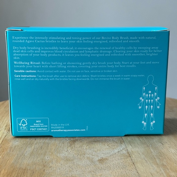 Aromatherapy Associates Revive Body Brush - Picture 6 of 8